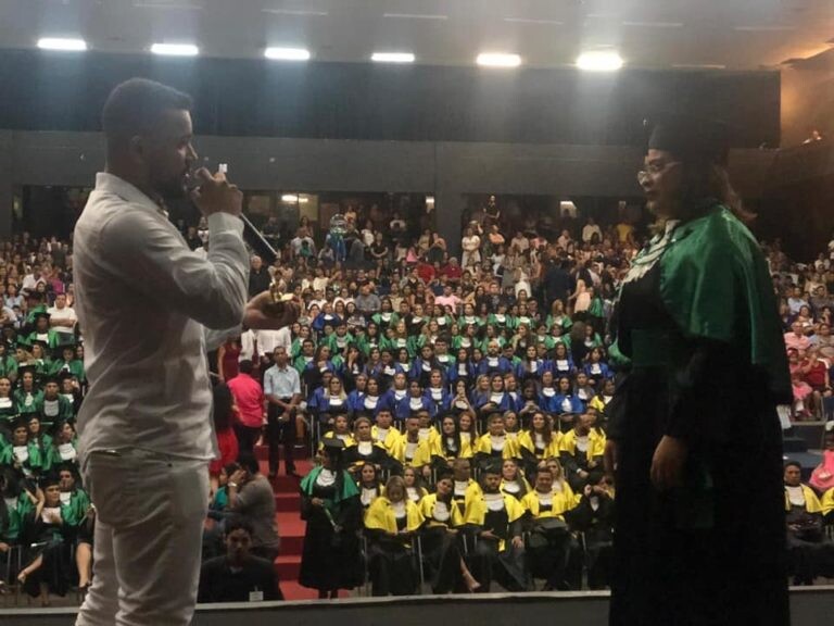 formandos-de-enfermagem-da-universidade-nilton-lins-recebem-o-coren-am-em-sua-colacao-de-grau