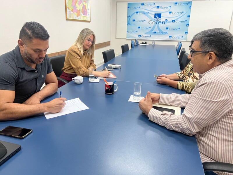 presidente-do-coren-am-e-conselheiro-secretario-se-reunem-com-equipe-da-ufam-para-fortalecer-a-enfermagem-na-regiao