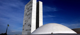 senado_p121094_thumb_cropped_ret.jpg