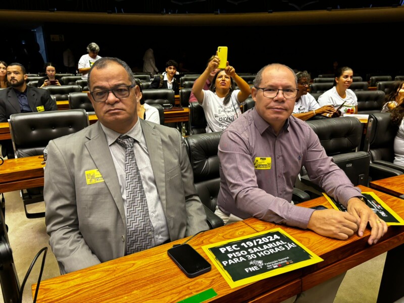 enfermeiros-pedem-jornada-de-30-horas-e-recebem-apoio-na-camara