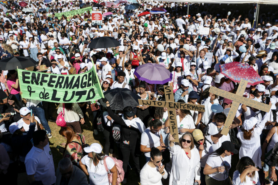 enfermagem-volta-as-ruas-por-reajuste-do-piso-e-jornada-de-30-horas