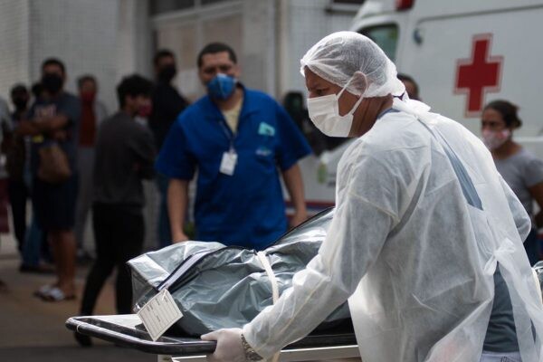 estudo-analisa-perfil-dos-profissionais-de-saude-mortos-pela-covid-19-2